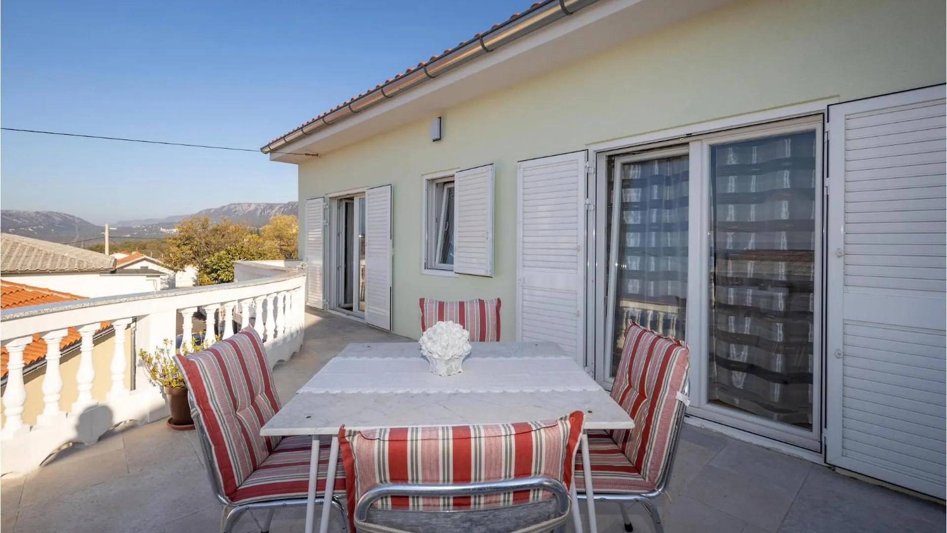 Amazing Apartment In Novi Vinodolski With Wifi